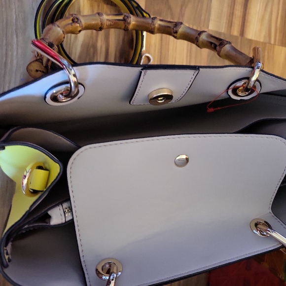 Bamboo handle bag with sling - Picture 5 of 11